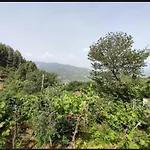 Felau,leuse Guest house Permet