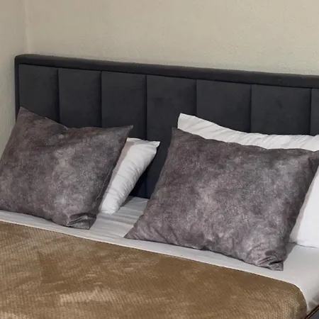 Felau,leuse Pensjonat