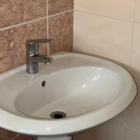 Felau,leuse Pensjonat Përmet